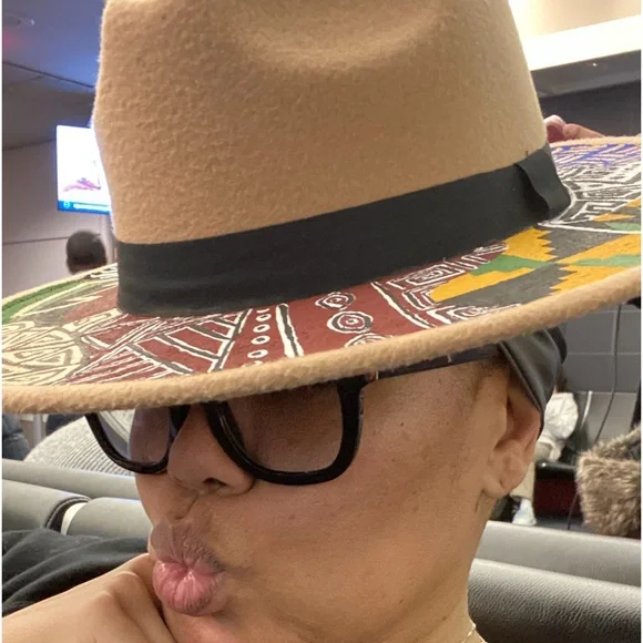 Custom Queen Fedora - Picture 8 of 9